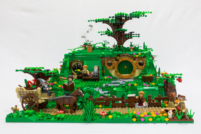 Close-up build detail entry B highlighting greebling and slopes.